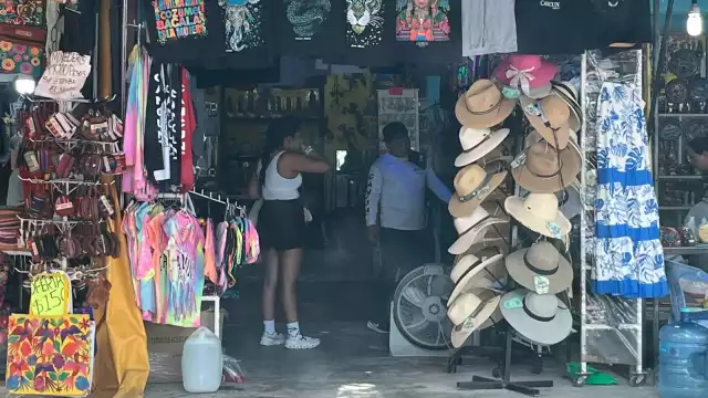 Turistas aseguraron que se sienten inseguros y son hostigados desde que llegan al aeropuerto, han sido estafados y los precios que pagan están inflados