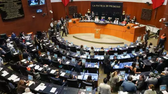 Senado aprueba reforma a la Ley de Amparo y la turna al Ejecutivo Senado aprueba reforma a la Ley de Amparo y la turna al Ejecutivo