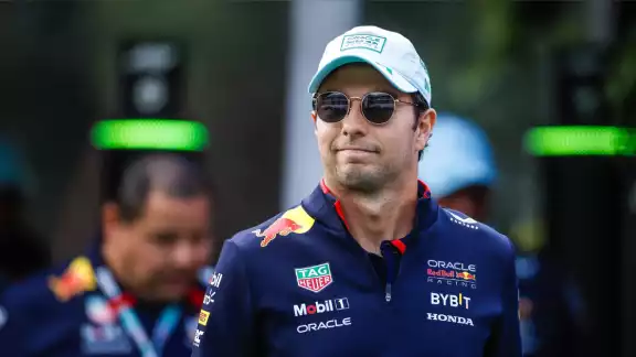 Checo Pérez se mantiene en la F1 Checo Pérez se mantiene en la F1
