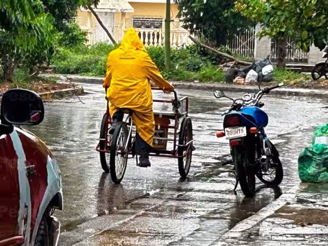 Chetumalenses deben continuar siendo precavidos por Alerta Azul en la región por Sara.
