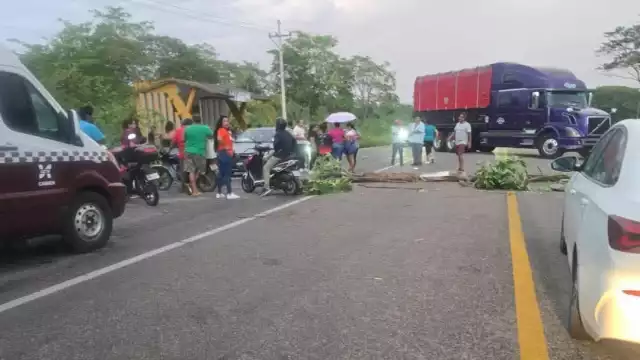 GN lanza advertencia por bloqueo en Atasta: solo habrá paso de 8 a 3