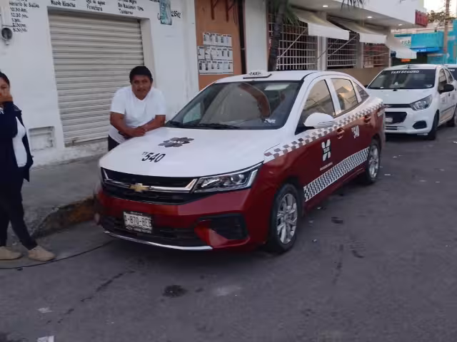 Operadores de taxis se manifiestan contra el Suchaa.