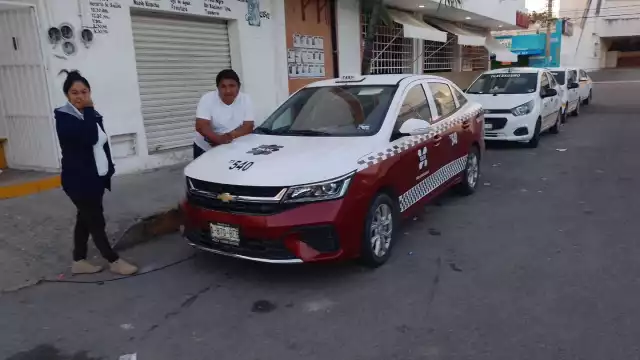 Operadores de taxis se manifiestan contra el Suchaa.