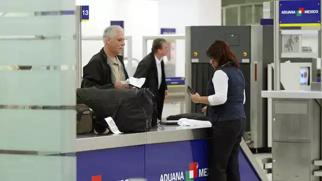 Visitantes publican en redes sociales sobre los malostratos que reciben de los agentes.