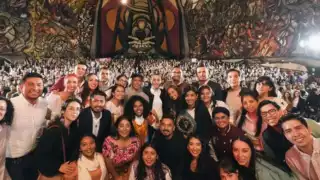 Claudia Sheinbaum promete acceso a vivienda y derechos para jóvenes en su Gobierno