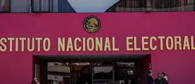 Ceremonia cívica del INE