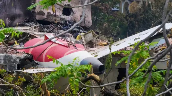 El vuelo AI171 representa el accidente aéreo más grave en el país en los últimos 40 años. El vuelo AI171 representa el accidente aéreo más grave en el país en los últimos 40 años.