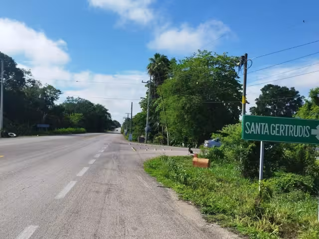 En el cruce de la carretera federal 184 se reportaron la presencia de patrullas