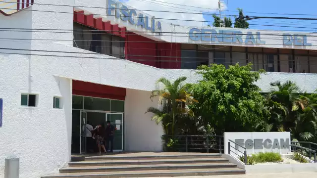 Tres detenidos en cateo