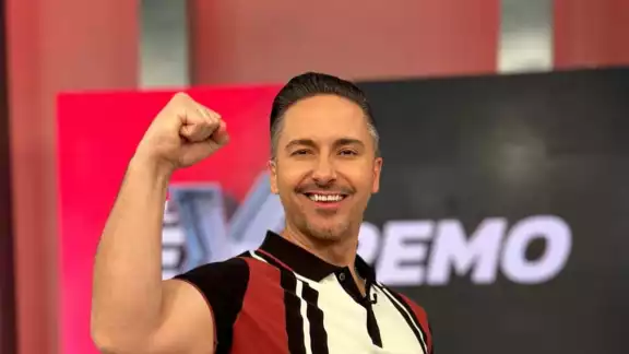 Alex Bisogno responde con educación Alex Bisogno responde con educación