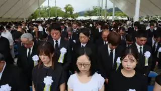 Nagasaki conmemora 80 años de la bomba nuclear con el histórico repicar de una  campana  reconstruida 