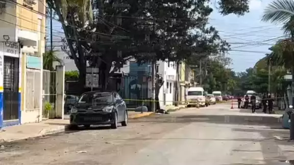 Hallan cuerpo en la colonia Lakin, a lado de un bote de basura