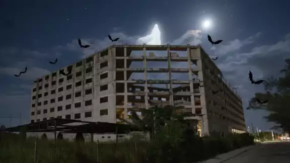 Frente al estadio Nelson Barrera, en Campeche, permanece un hotel inconcluso con más de 40 años de abandono. Frente al estadio Nelson Barrera, en Campeche, permanece un hotel inconcluso con más de 40 años de abandono.