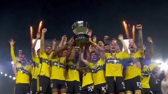 Columbus Crew alzando la copa 2024 Columbus Crew alzando la copa 2024