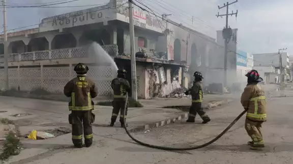 El incendio en los edificios abandonados se debió a un corto circuito