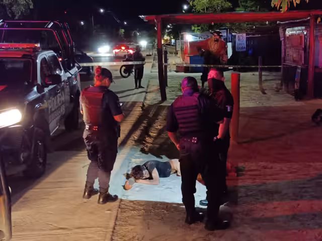 Las autoridades comenzaron la búsqueda por el perpetrador del ataque en Playa del Niño.