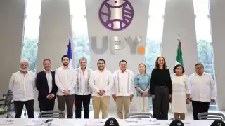 Joaquín Díaz Mena visita la Universidad Politécnica de Yucatán junto con la embajadora de Francia en México