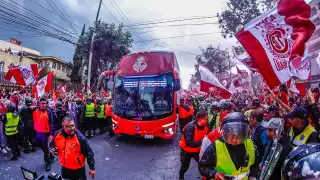 Toluca vs. América: Falla la seguridad en el Nemesio Díez a la llegada de los equipos    