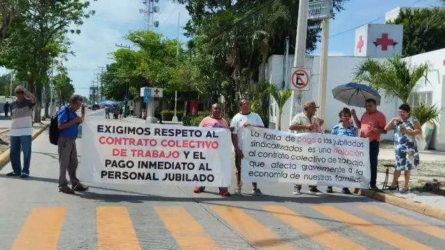 La federación ofreció su ayuda para pagar a los extrabajadores afectados, pero la universidad no aceptó porque hay que modificar el contrato colectivo de trabajo