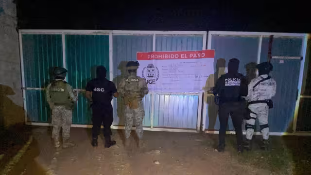 En los cateos también se aseguraron armas de fuego