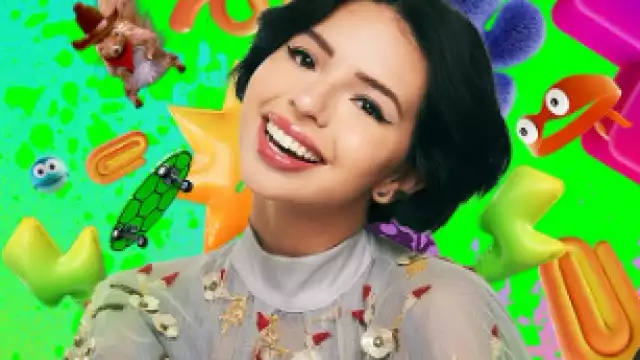 Firman petición contra Ángela Aguilar por conducir los Kids Choice Awards México 2024.