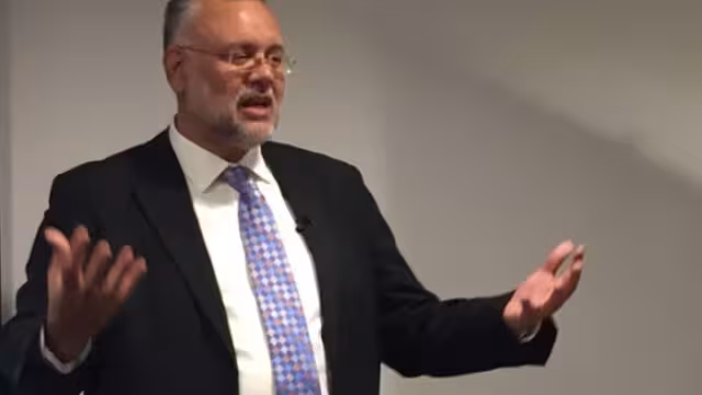 La expulsión de Ebrahim Rasool aumenta las recientes tensiones entre Estados Unidos y Sudáfrica