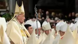 Esto fue lo que le pasó al Papa Francisco y la razón del moretón
