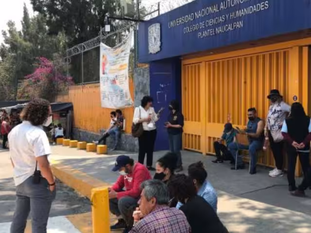 La UNAM instaló la mesa de diálogo en el CCH Naucalpan luego de recuperar las instalaciones
