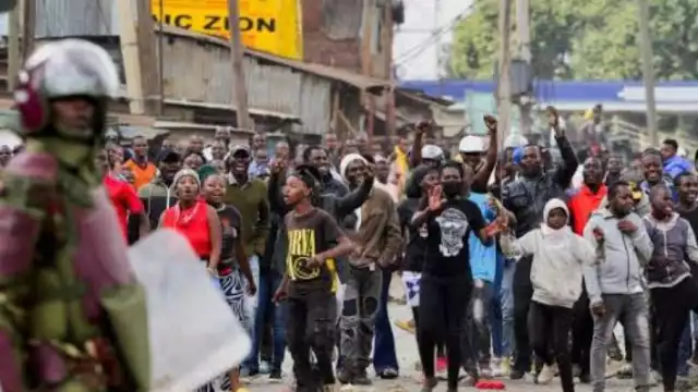 La aprobación en el aumento de impuestos provocó protestas en Nairobi, Kenia