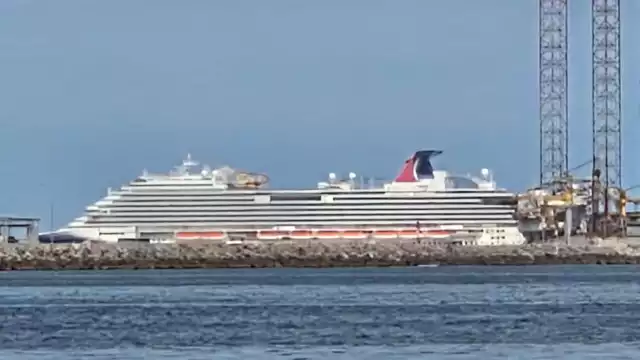 Durante la jornada, apenas se registraron unos pequeños nublados que no fueron suficiente para alejar a los visitantes