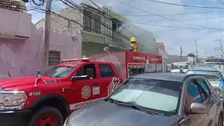 Incendio en Santa Ana genera movilización de bomberos 