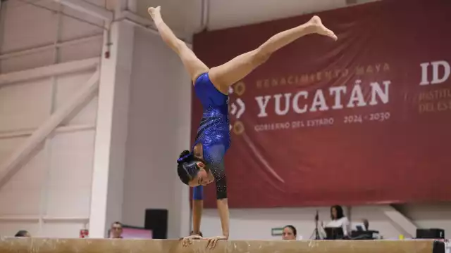 Las gimnastas yucatecas Blake Rohloff y Macarena Mora se quedaron con el primer lugar en la modalidad de all around en Nivel 5A y 4A