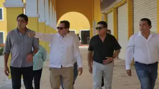 Joaquín Díaz Mena visita la Feria de Xmatkuil previo a su 50 Aniversario 