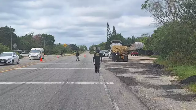 Desde muy temprano, la Policía de Investigación y la Unidad Especializado en la Recuperación de Vehículo Robados iniciaron el operativo