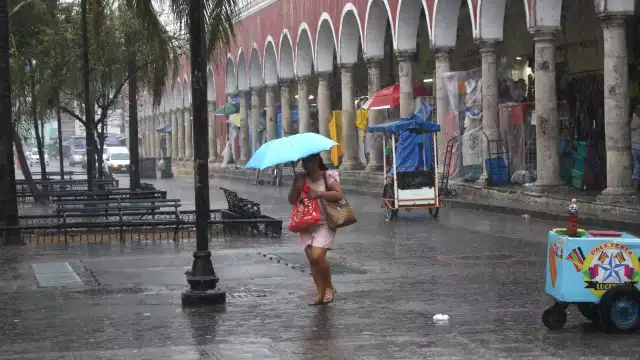 Fuertes lluvias se aproximan a la Península de Yucatán