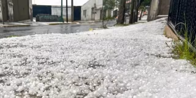 Activan doble alerta amarilla por lluvia y granizo en la CDMX