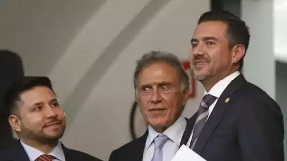MIguel Ángel Yunes Márquez (derecha) impugnará su expulsión del Partido Acción Nacional (PAN)
