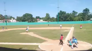 Delfines de Sabancuy se impone 7-5 a Naranjeros de Atasta en partido amistoso de beisbol