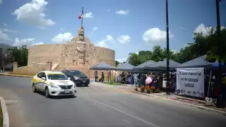 La convocatoria para los asistentes es acudir de negro y con veladoras.