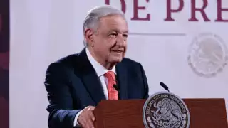 AMLO celebra la validación de la mayoría calificada de Morena por el TEPJF