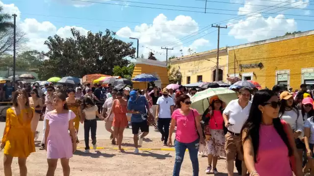 Además de poner al municipio en los ojos de varios países, esta actividad también contribuye a que se dé una importante derrama económica