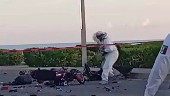 Accidente en Isla Mujeres deja a dos jóvenes fallecidos y una mujer herida Accidente en Isla Mujeres deja a dos jóvenes fallecidos y una mujer herida