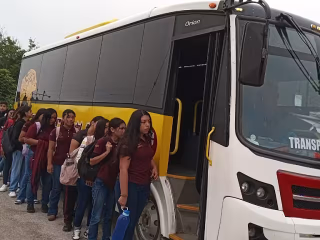 Nueva ruta de transporte escolar en Champotón asegura acceso a la educación