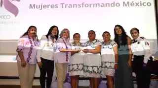 Reconocen a  mujeres yucatecas que se destacan en distintos ámbitos 