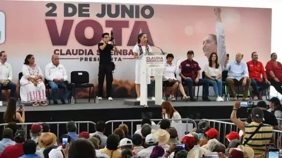 Simpatizantes y militantes de Morena, PT y PVEM reciben a Claudia Sheinbaum Simpatizantes y militantes de Morena, PT y PVEM reciben a Claudia Sheinbaum