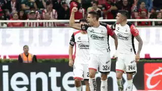 Drama en el Akron: Atlas arrebata el triunfo a Chivas y el boleto a la Liguilla