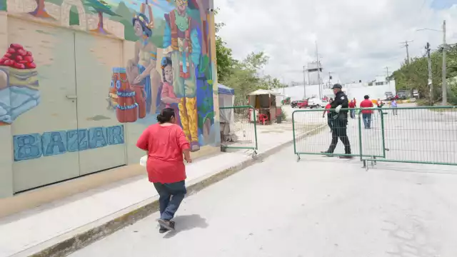 De acuerdo con los testimonios, desde la aparición de la supuesta enfermedad, la comunicación se limitó y ni siquiera dejan pasar medicamentos