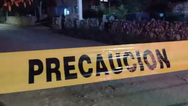 Paramédicos arribaron al fraccionamiento para atender al herido, quien presentaba una herida profunda