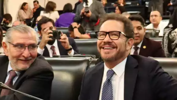 Senador Ignacio Mier Velazco (derecha)