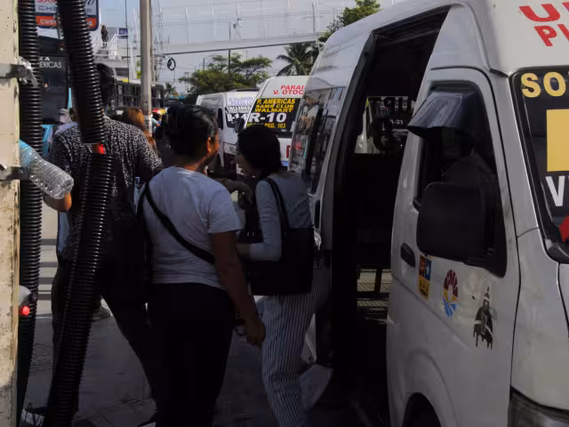 Choferes de transporte público en Cancún se "embolsaron" más de mil mpd en siete años